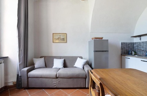 Bracelli Apartment | Explore Palazzo Ravaschieri Apt Agrifoglio with Family Amenities