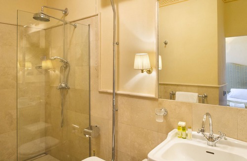 Siena Historical Center Hotel | Elegant Pensione Palazzo Ravizza with Top Amenities