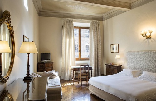Siena Historical Center Hotel | Elegant Pensione Palazzo Ravizza with Top Amenities