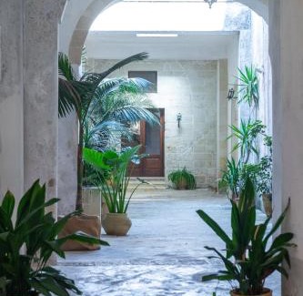 Spongano House | Palazzo Rizzo: Family-Friendly Escape with Top Reviews