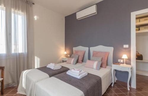 Codigoro Apartment | Riverside Retreat: Palazzo Spada with Scenic Terrace Views