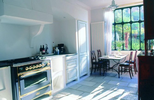 Gonte Villa | Discover Der Palazzo: Steps from the Lake with Ocean Views