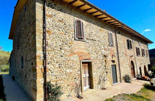 Tavernelle House | Idyllic Palazzolo Resort in Anghiari - Pool & Family Friendly