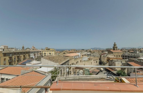 Centro Storico Apartment | Palermo's Rooftop - Apt with Panoramic Terrace