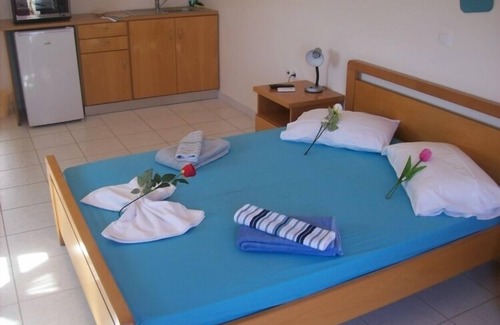 Paloi Hotel | Budget-Friendly Stay at Pali Nisyros Hotel with Breakfast