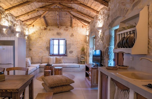 Neromilos House | Top-Rated Paliokaliva Village with Oceanfront Poolside Bliss
