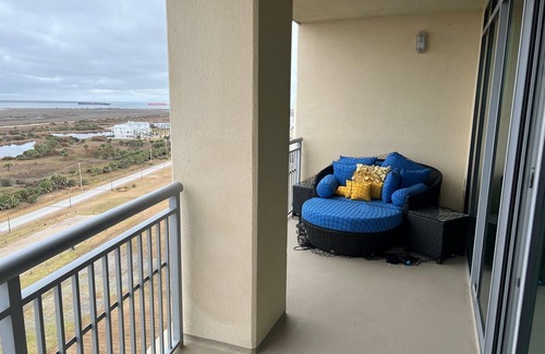 Galveston Condo | Elevated Bay Views at Palisades Palms 11th Floor Retreat