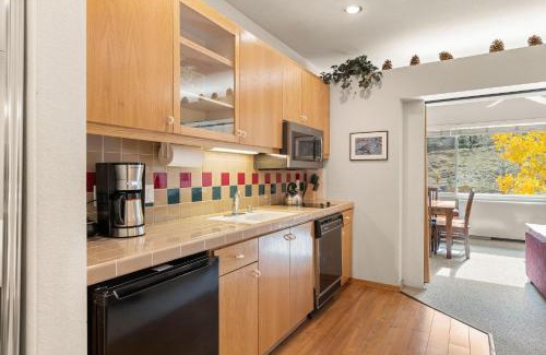 Olympic Valley Apartment | Relax at Studio #253 with Hot Tub and Family-Friendly Vibes