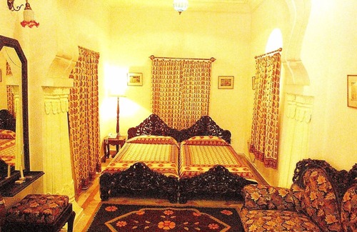 Kota Hotel | Heritage Stay at Palkiya Haveli with Family-Friendly Amenities