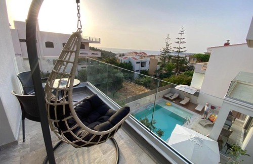Kalathas Apartment | Pallada Hotel: Pet-Friendly Oasis with Ocean Views