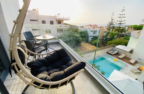 Kalathas Apartment | Pallada Hotel: Pet-Friendly Oasis with Ocean Views