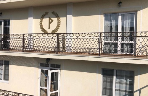 Gelendzhik House | Exceptional Palladion Guest House with Pool & Hot Tub