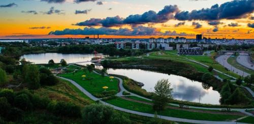 Lasnamae Apartment | Luxury Stay at Pallasti Apartment with Hot Tub & Pet Friendly
