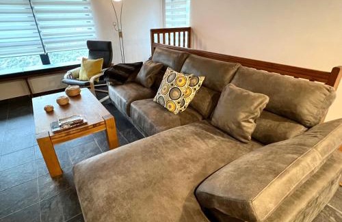 Sort House | Discover Paller de Bordalé: Family-Friendly with Breakfast