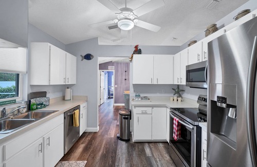 Sarasota House | Discover Palm Aire Golf Course Home Near Beaches & Parks