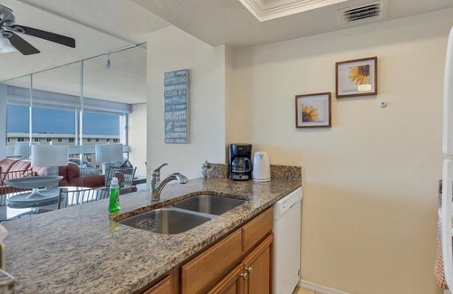 Siesta Key Condo | Beachfront Retreat at Palm Bay: 9.8 Rated & Ocean Views