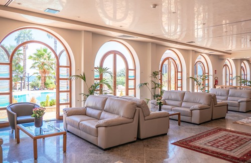 Casteldaccia Hotel | Relax at Palm Beach Club Casteldaccia with Ocean Views