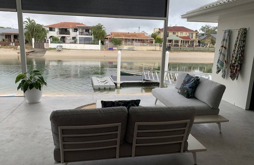 Palm Beach House | Book Palm Beach House on Canal: Free Nights & Top Amenities