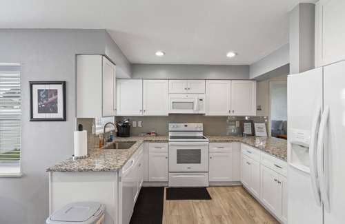 Indian Trails House | Relaxing Pool Home Retreat in Palm Coast with Spa & Breakfast