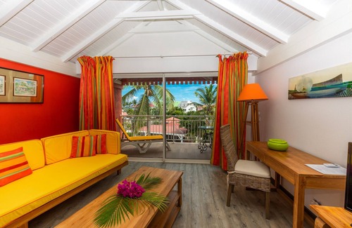 Orient Bay Hotel | Elegant Palm Court Residence with Ocean View & Spa Amenities