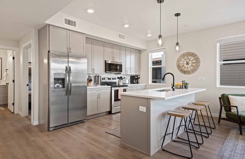 St. George Condo | Relaxing Palm Cove Oasis with Hot Tub and Ocean Views