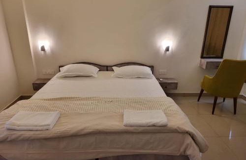 Colva Apartment | Pet-Friendly Retreat at Palm Crest: Family Fun Awaits