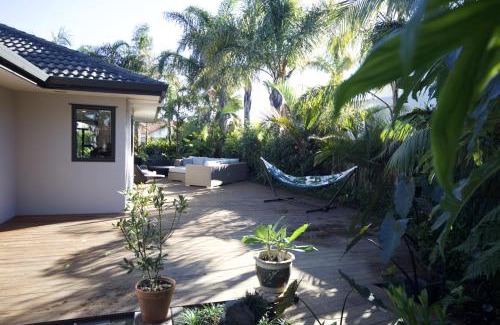 Papamoa Beach Bed & Breakfast | Discover Palm Garden: A Papamoa Beach Retreat