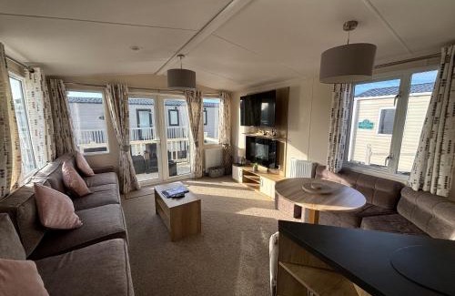 Chapel Saint Leonards Apartment | Golden Palm Resort: Family-Friendly Stay in Chapel St Leonard's