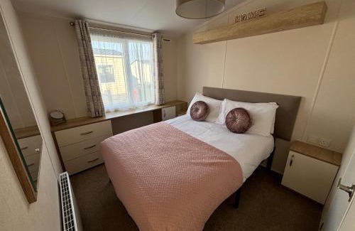 Chapel Saint Leonards Apartment | Golden Palm Resort: Family-Friendly Stay in Chapel St Leonard's