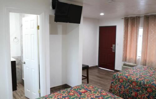 Montclair Hotel | Convenient Welcome Inn Motel: Family-Friendly Stay