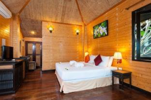 Koh Tao Resort | Beachfront Bliss at Palm Leaf Resort Koh Tao - 8.4/10 Rated