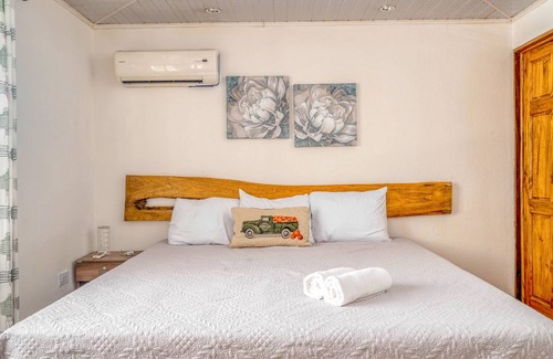 Garabito House | Escape to a Pet-Friendly Oasis with Pool and Mountain Views