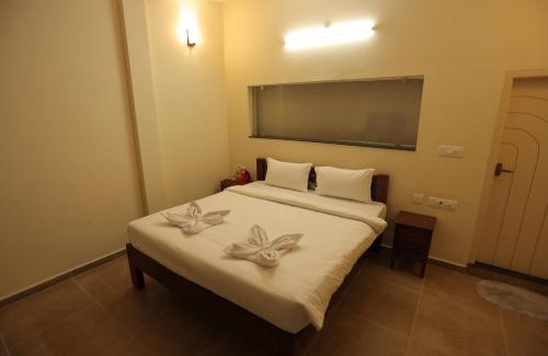 Kuilapalayam Resort | Beachfront Bliss at PALM PARADISE Resort with Pool