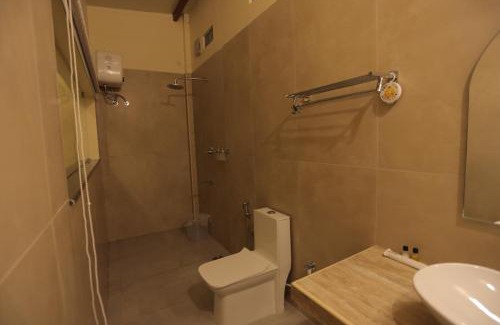 Kuilapalayam Resort | Beachfront Bliss at PALM PARADISE Resort with Pool
