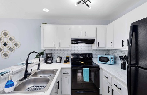 Titusville Apartment | Palm Paradise - Nasa Pool Bbq Gym Games