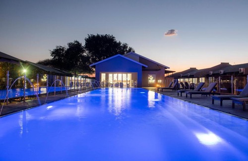 Lephalale Hotel | Discover Palm Park Hotel: Accessible & Family-Friendly Stay