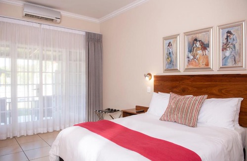 Lephalale Hotel | Discover Palm Park Hotel: Accessible & Family-Friendly Stay