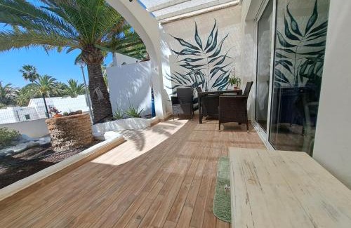 Bahia Calma Apartment | Explore Palm Point: Oceanfront Retreat with Pool & Views