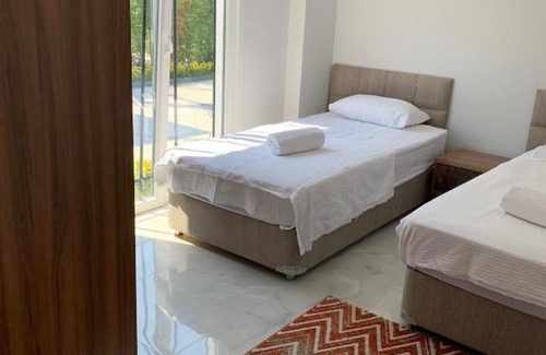 Sapanca Villa | Relaxing Stay at Palm Resort with Pool & Pet-Friendly Space