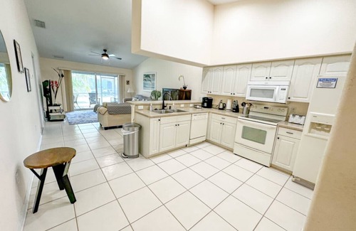 Pebble Beach Villa | Relax at Palm Retreat near Englewood Beach with Pool