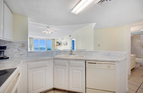 Myrtle Beach Condo | Unforgettable Palm Sands Beachfront Retreat with Ocean Views