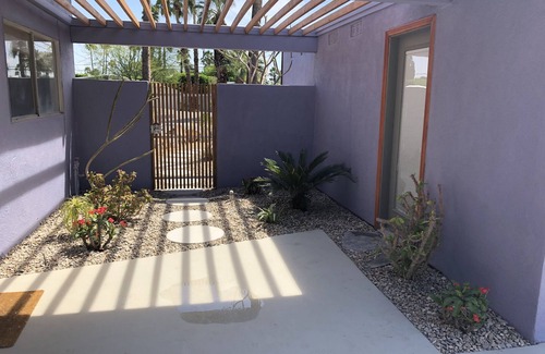 Racquet Club Estates House | Discover Palm Springs Architectural: Pet-Friendly Oasis