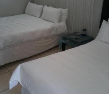 Butterworth Bed & Breakfast | Perfect Palm Springs B&B with Hot Tub & Pet-Friendly Stay
