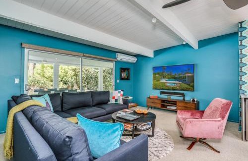 Vista Las Palmas House | Pet-Friendly Palm Springs Style with Pool & Perfect Reviews