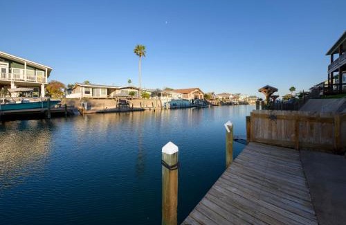 Palm Harbor House | Experience Palm Tiki: Family-Friendly 4-Star Getaway
