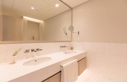Palm Jumeirah Apartment | Unforgettable Oceanfront Studio at Palm Tower St. Regis