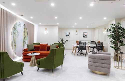 London Borough of Bromley Apartment | Palm Tree House - Sahara