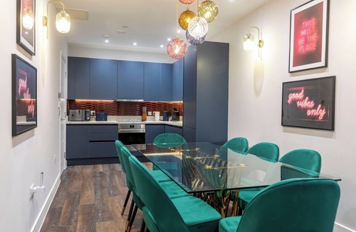 London Borough of Bromley Apartment | Palm Tree House | Hollywood Glam