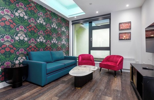 London Borough of Bromley Apartment | Palm Tree House | Hollywood Glam