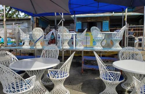 Subic Hotel | Pet-Friendly Palm Tree Resort with Pool & Restaurant